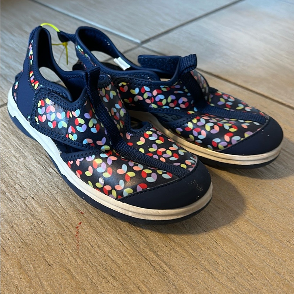 Lands End Kids Colorful Heart easy-on sandals, size 1M